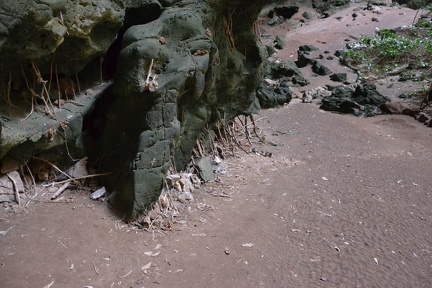 Prayanakhon Cave 012