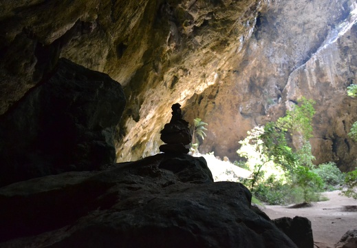 Prayanakhon Cave 008