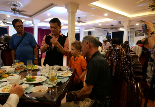 Vietnam - Saigon - Flussfahrt - Zauberer