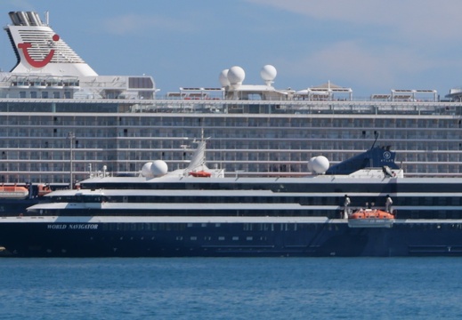MeinSchiff 5 - schon sehr groß