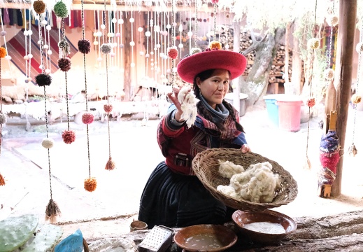 Cusco - Baby Alpaca - Wie die Wolle handverarbeitet wird